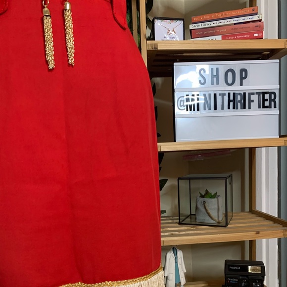 Red Fringe - Picture 2 of 5